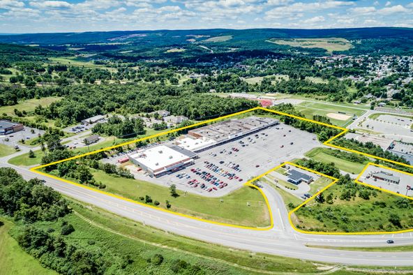 Frostburg Plaza: 10701 New Georges Creek Rd SW, Frostburg, MD 21532